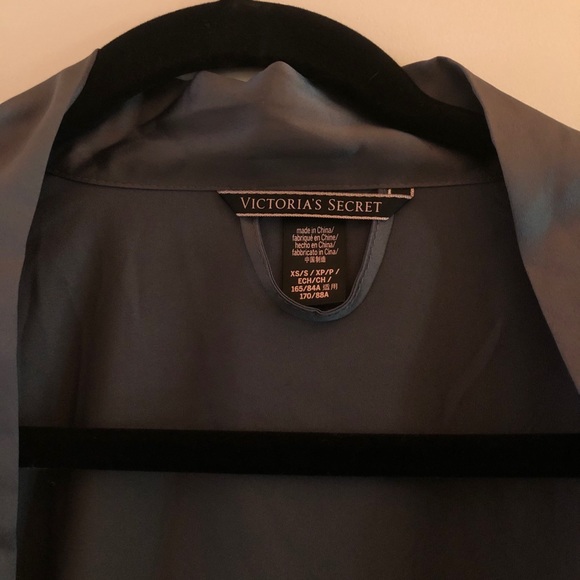 Silk Robe - Picture 3 of 3